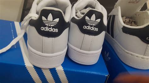 Adidas tenis falsos